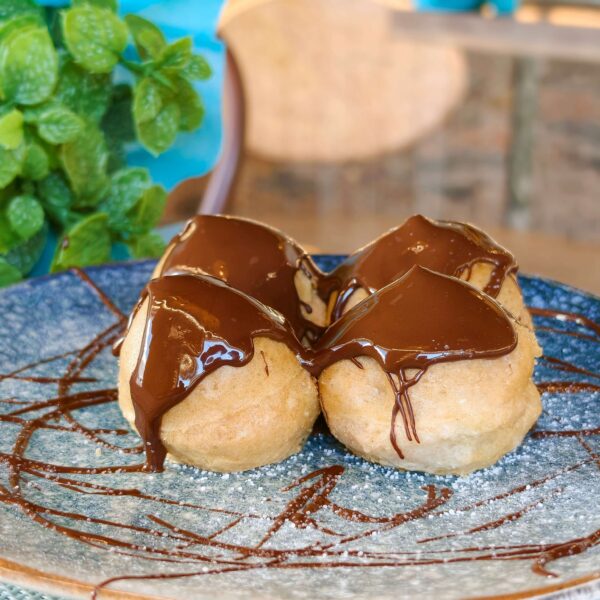 Profiteroles de nata
