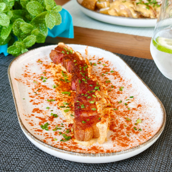 Torreznos con base de hummus