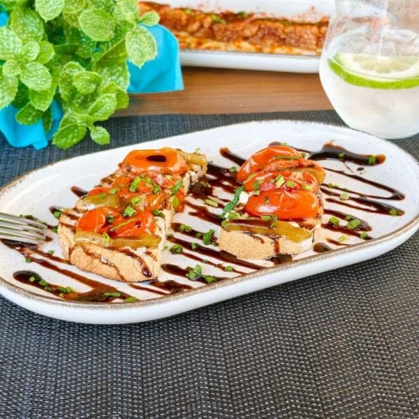 * Tostas con queso mascarpone *