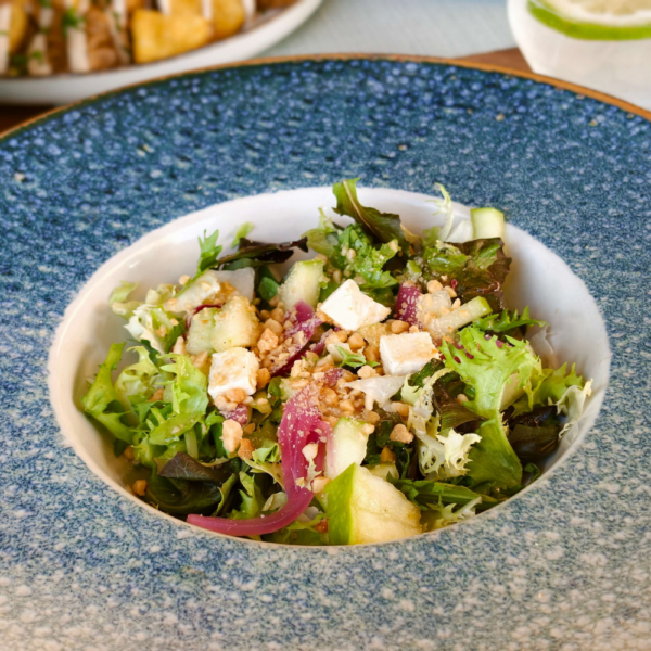 *Ensalada con manzana*