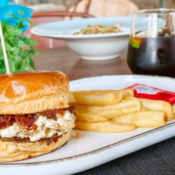 * Encantadora Burger *